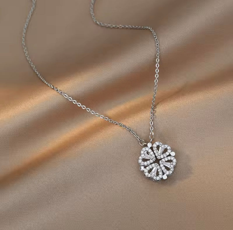 COLLIER À 4 CŒURS-TRÈFLE