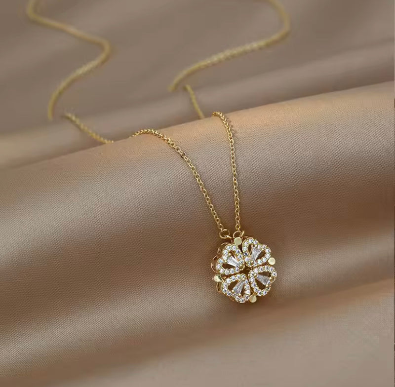 COLLIER À 4 CŒURS-TRÈFLE