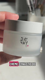 CRÈME NOURRISSANTE ANTI-ÂGE – BIENFAITS RÉGÉNÉRANTS